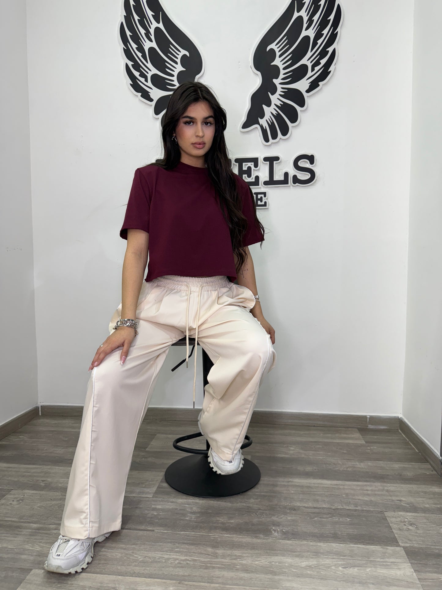 T shirt crop con spalline bordeaux